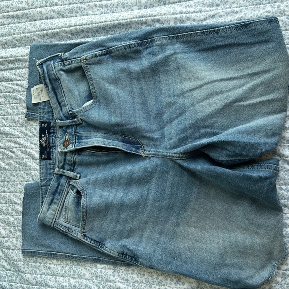 Hollister Light Blue Denim Jeans - Picture 5 of 5
